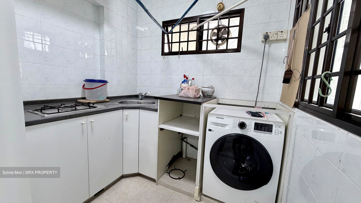 Sengkang East Way (Sengkang), HDB 3 Rooms #567203401